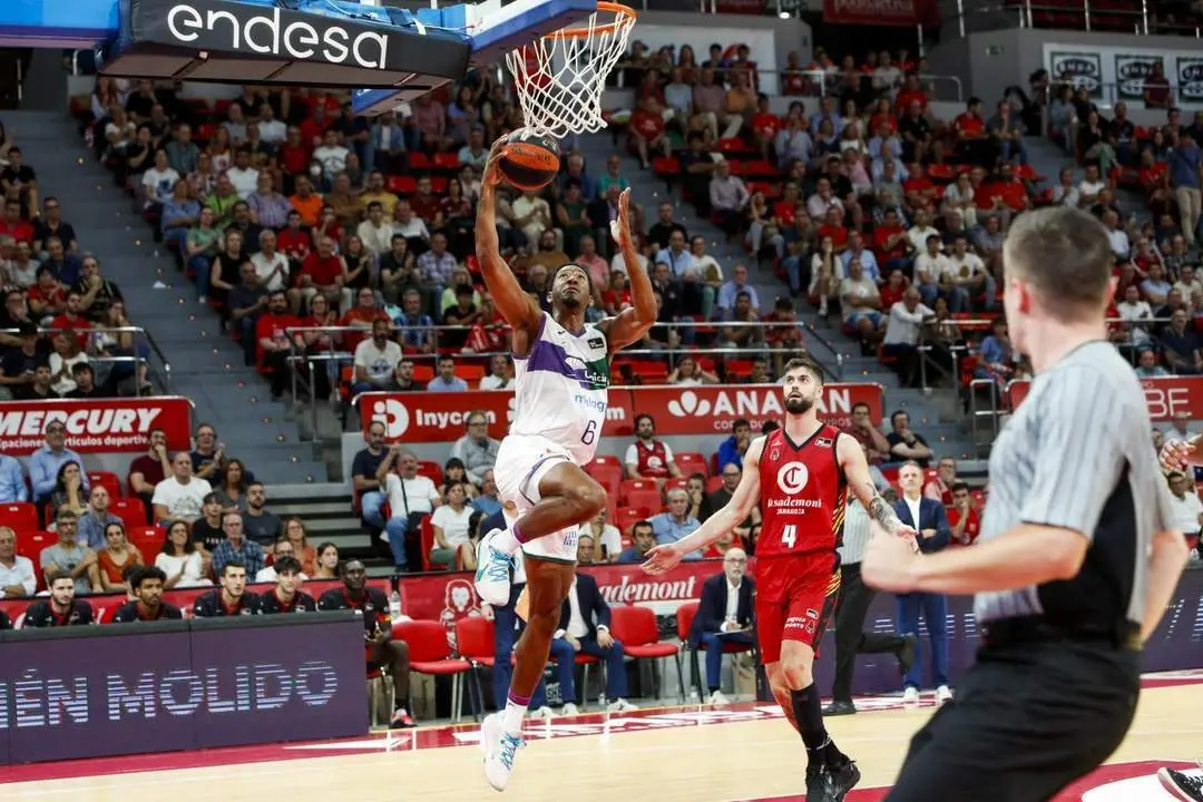 Kameron Taylor, durante el transcurso del partido.  - EFE