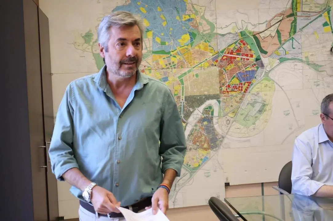 Miguel &Aacute;ngel Torrico en la Gerencia de Urbanismo. - AYUNTAMIENTO DE C&Oacute;RDOBA