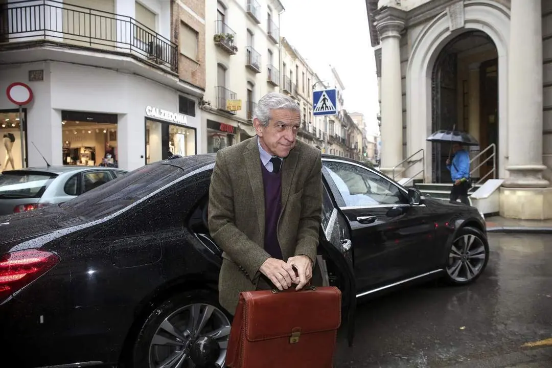 A su llegada en una reuni&oacute;n en Ronda. - Daniel P&eacute;rez/EFE