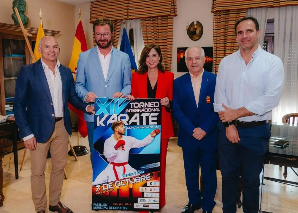 C&eacute;sar Mart&iacute;nez y el diputado Antonio Mart&iacute;n en la presentaci&oacute;n. - CLUB KIM&Eacute;