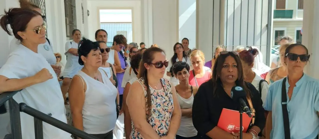 Trabajadoras de Ayuda a Domicilio. - Onda Barbate