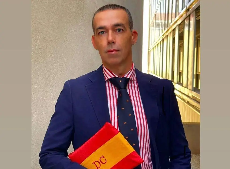 David Calleja.  - Viva. 