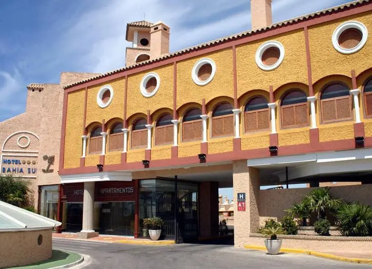 Hotel de Bah&iacute;a Sur. - A.I.