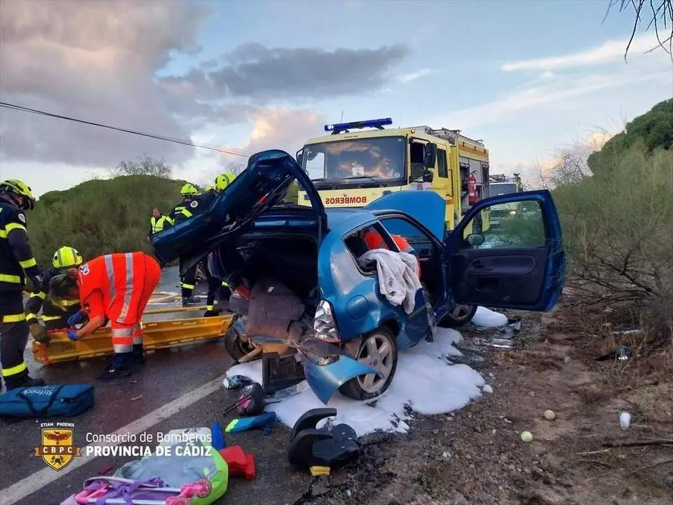 Los coches implicados en el siniestro.  - Bomberos 