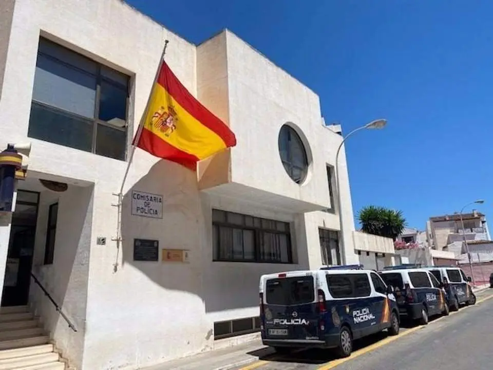 Comisar&iacute;a de la Polic&iacute;a Nacional en Torremolinos. - POLIC&Iacute;A NACIONAL