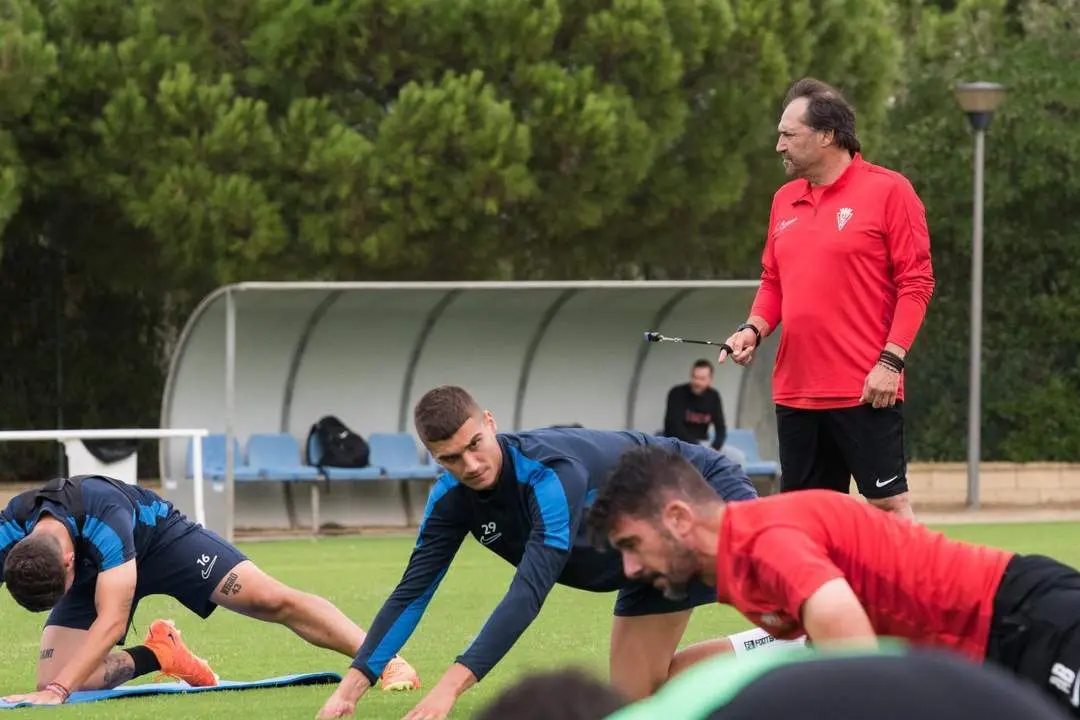Primer entreno de Alfredo Santaelena esta semana. - Antonio Quintero/SFCD.