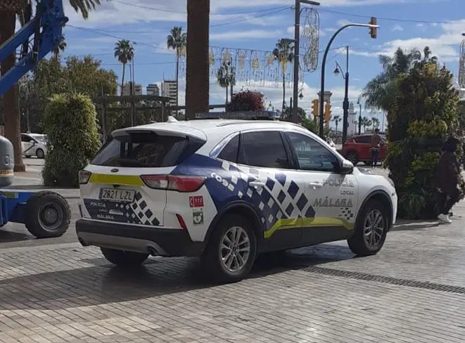 Patrulla de la Polic&iacute;a Local. - Arroyo