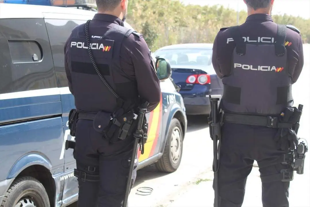Agentes de la Polic&iacute;a Nacional. Im&aacute;gen de archivo. - POLIC&Iacute;A NACIONAL 
