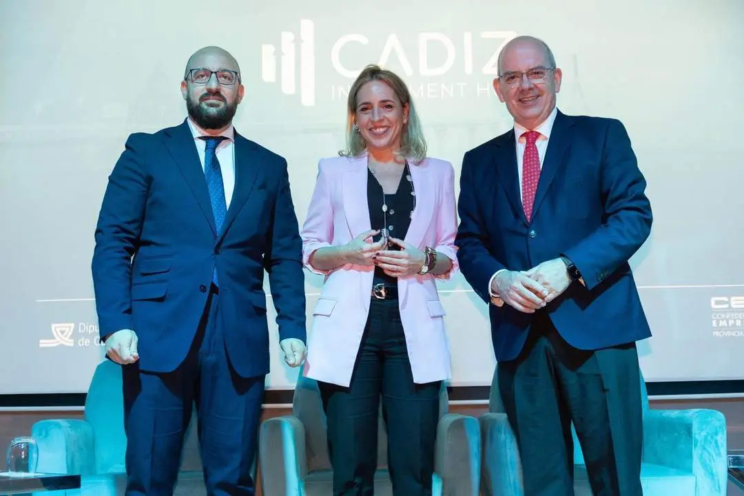Germ&aacute;n Beardo, Almudena Mart&iacute;nez y Javier S&aacute;nchez Rojas. - VIVA