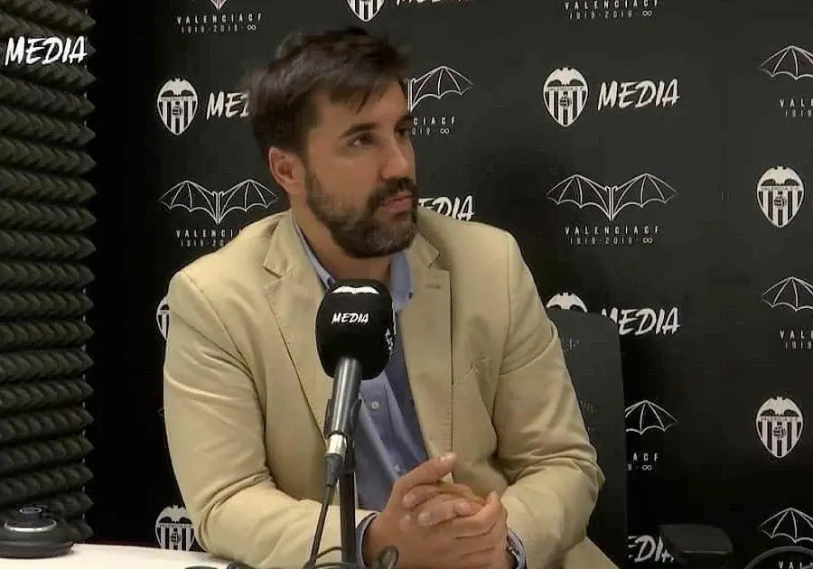 El director corporativo del Valencia, Javier Sol&iacute;s, en una entrevista. - Valencia CF