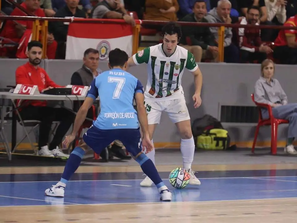 Miguel Kenji durante el partido ante el Movistar Inter en Vista Alegre - C&Oacute;RDOBA PATRIMONIO