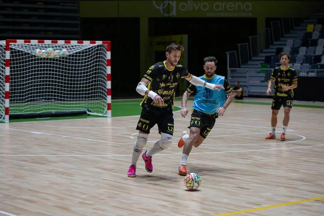Con los cinco sentidos puestos en el duelo ante Pe&ntilde;&iacute;scola - JA&Eacute;N PARA&Iacute;SO INTERIO