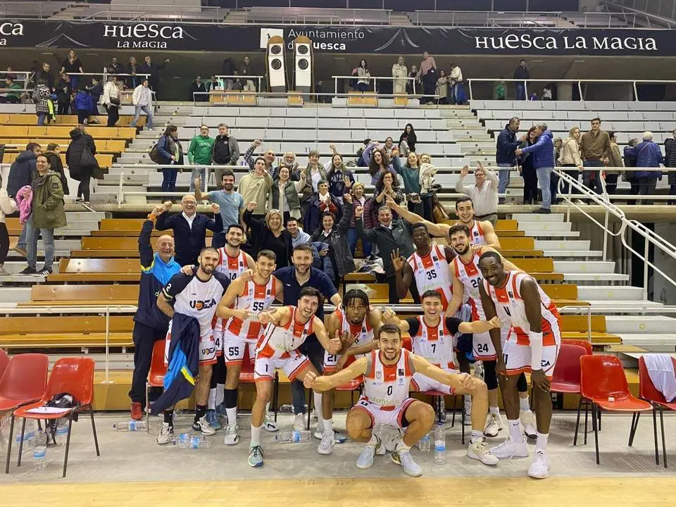 Los jugadores del Udea tras ganar en Ciudad Real - AI