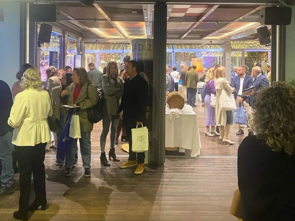 Promoci&oacute;n de C&aacute;diz en M&aacute;laga con el Patronato de Turismo. - VIVA