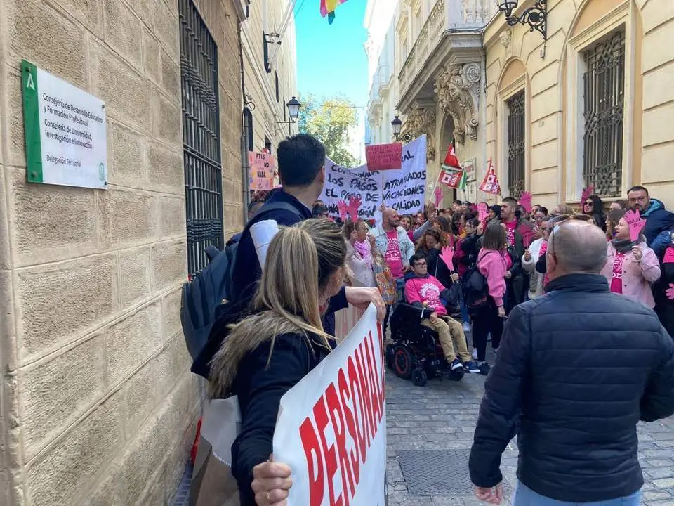 Concentraci&oacute;n de los PTIS en C&aacute;diz. - VIVA