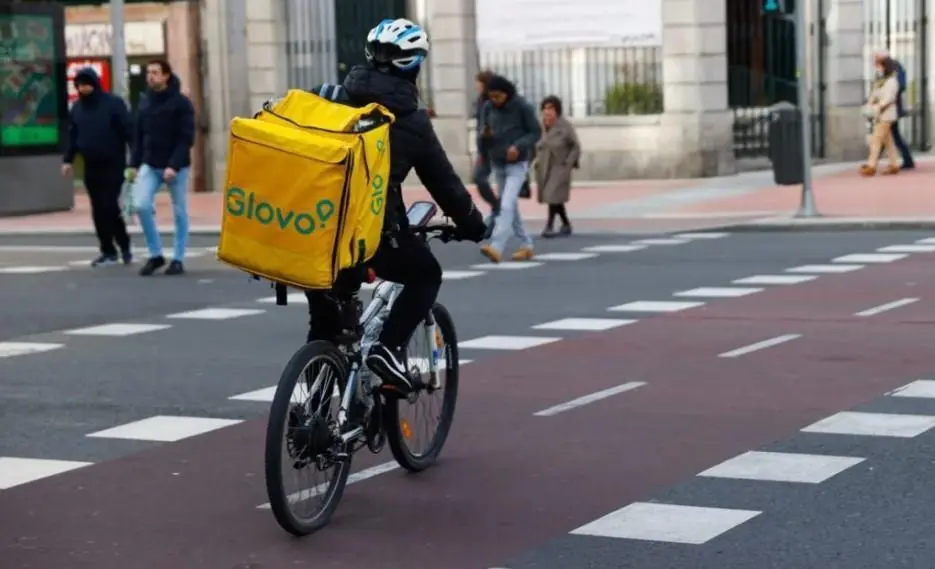 Un repartidor de Glovo. - EFE