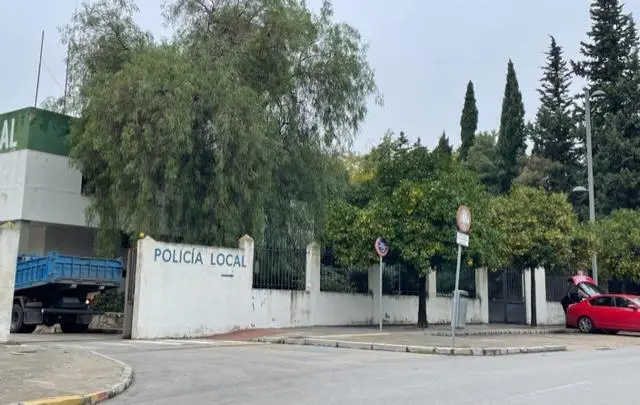 El edificio de la Jefatura del 092 este lunes al mediod&iacute;a.  - Viva