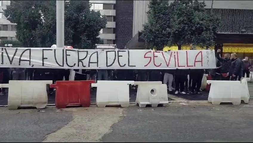 La junta de accionistas del Sevilla rechaza por segundo a&ntilde;o las cuentas del club
