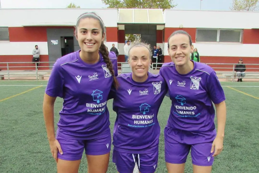 Las jugadoras Noelia, Antonia Cala y Chio - Ra&uacute;l J. Bustillos