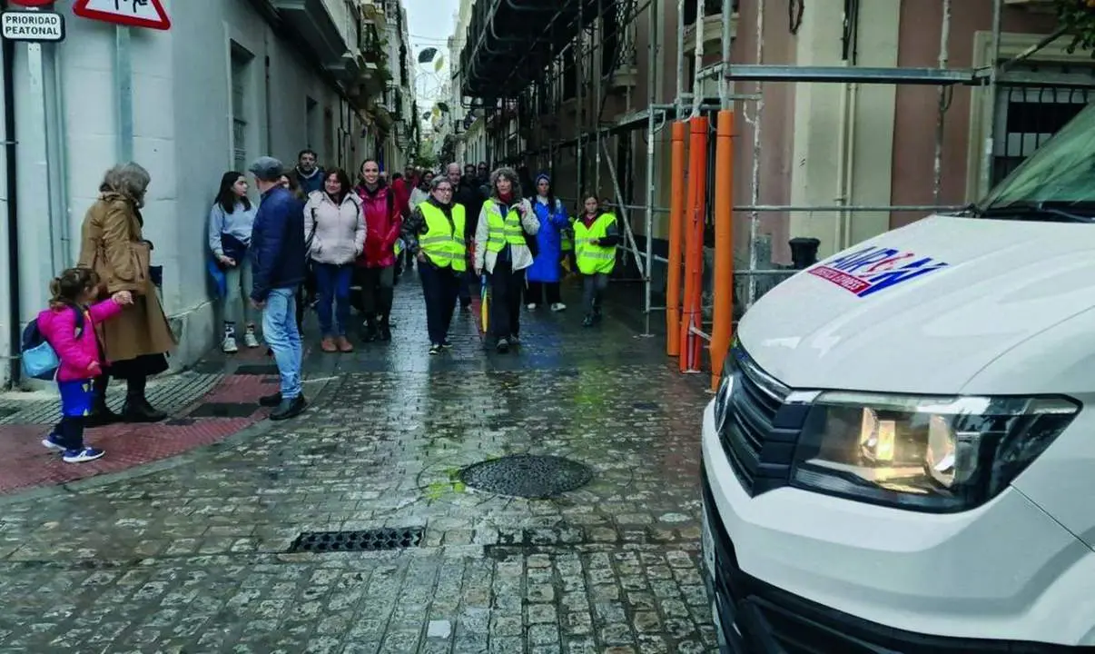 Protesta por la reapertura al tr&aacute;fico de calle Veedor. - Adelante Izquierda Gaditana