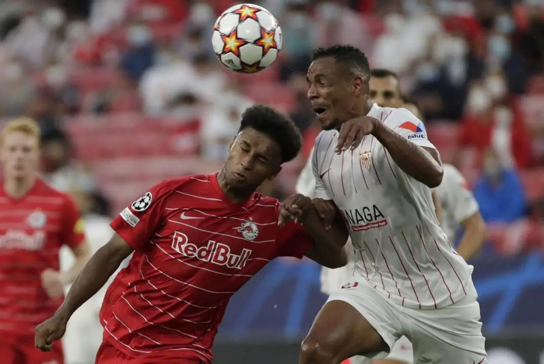El futbolista del Sevilla, Fernando, en el partido contra el Salzburgo. - efe
