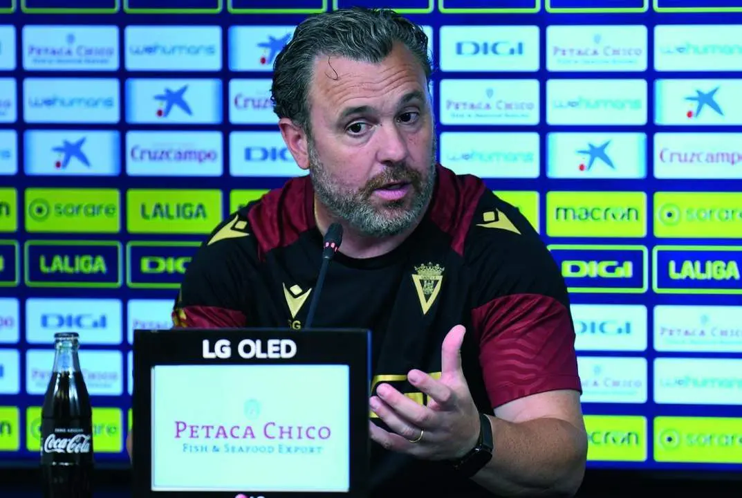 Sergio Gonz&aacute;lez, entrenador del C&aacute;diz, en rueda de prensa. - C&aacute;diz CF