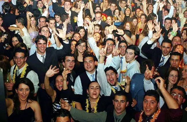 Imagen de un cotill&oacute;n. - Informaci&oacute;n