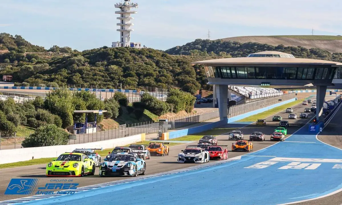 Salida de una prueba de GT-CER en el Circuito de Jerez.  - Circuito de Jerez