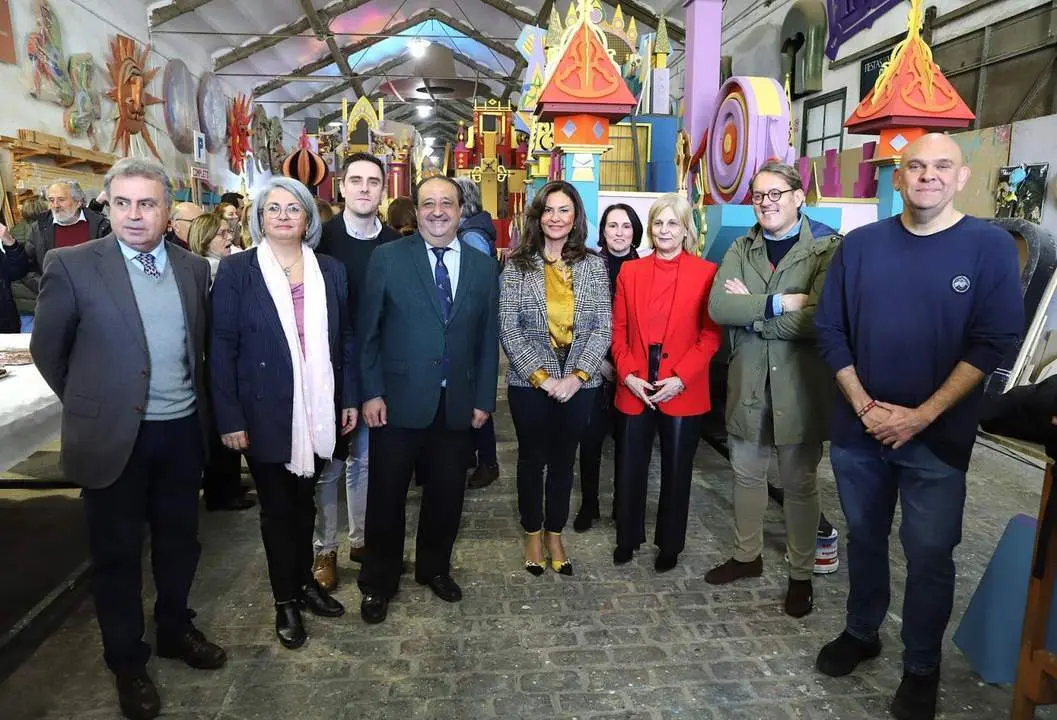 La alcaldesa con los Reyes Magos.  - Viva