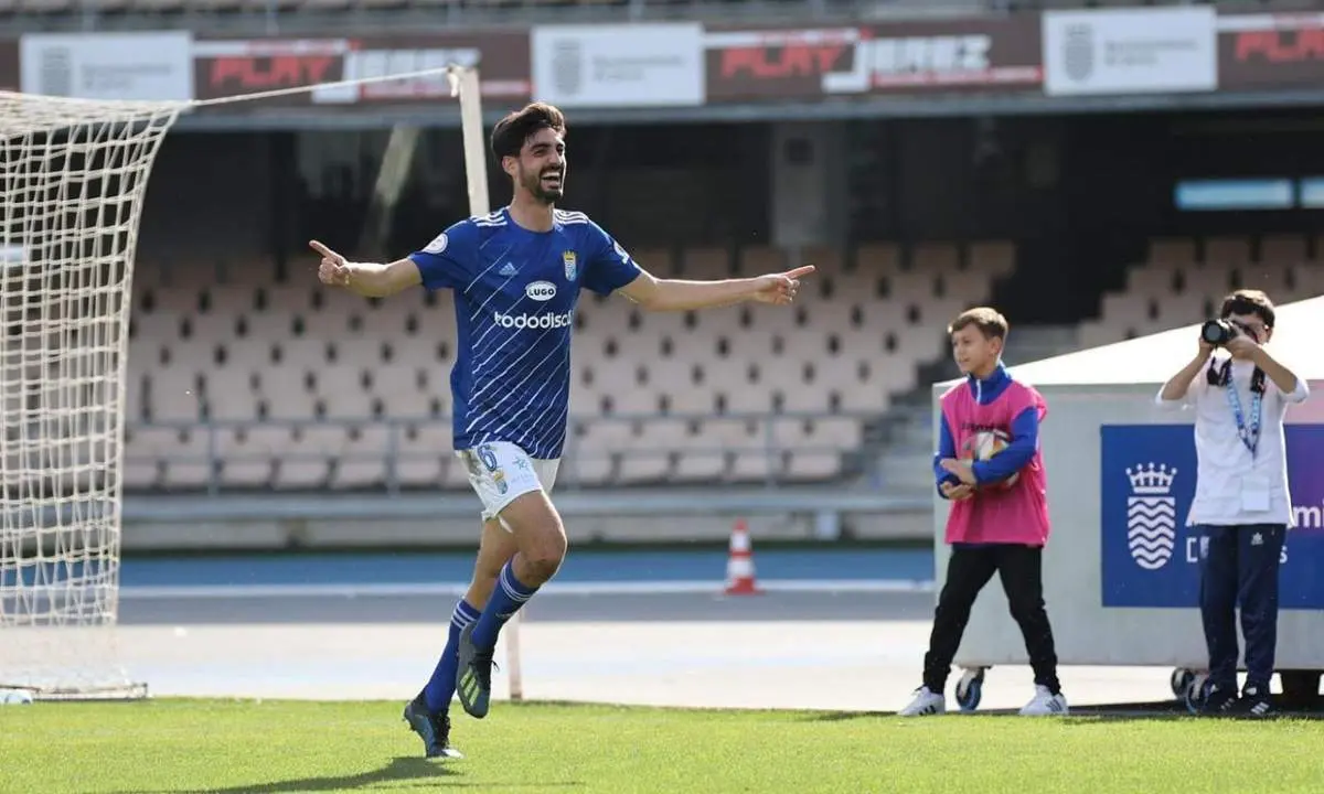 Reina celebra uno de sus goles en Chap&iacute;n. - Xerez CD/Cristo Garc&iacute;a