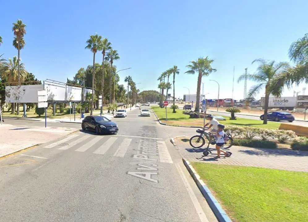 Avenida Pr&iacute;ncipe de Asturias de La L&iacute;nea. - Google Maps
