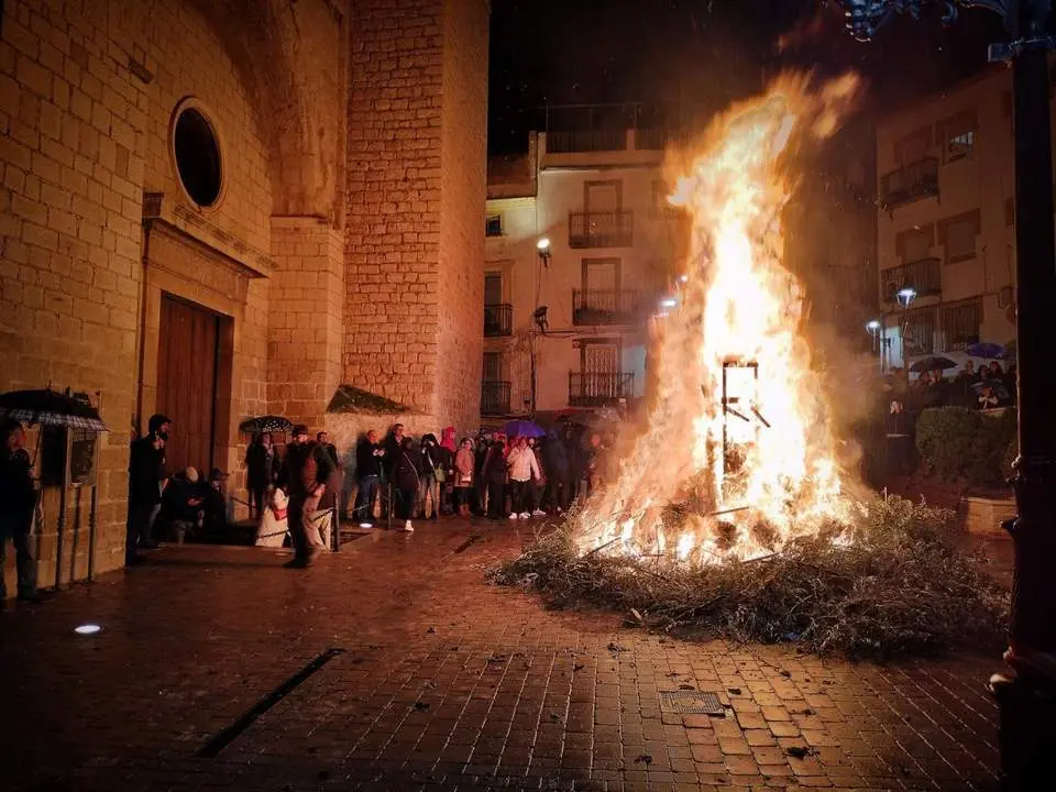 Lumbre de San Ant&oacute;n.  - VIVA Ja&eacute;n