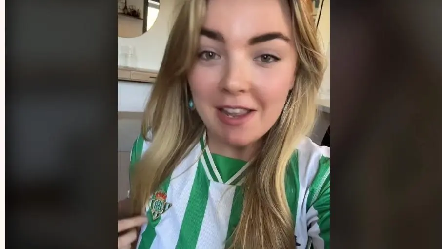 La tiktoker norteamericana y b&eacute;tica. - @bellavidaspain_ / TikTok