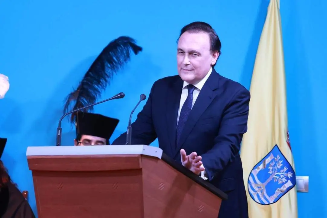 El consejero de Universidad, Jos&eacute; Carlos G&oacute;mez Villamandos, en la UCA. - VIVA