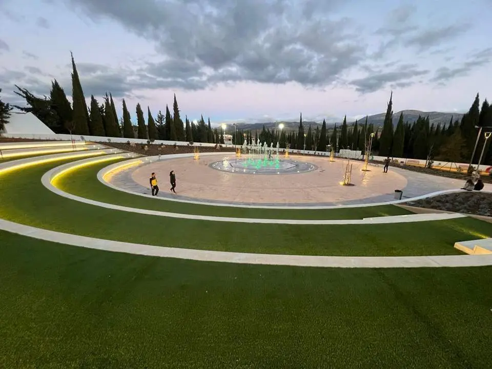 El Ayuntamiento de Ronda inaugura la plaza Tobalo en la Cruz de San Jorge