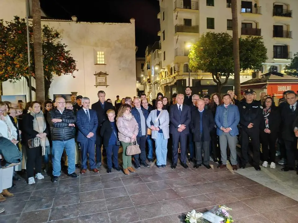 Sobrecogedora emotividad en el homenaje al sacrist&aacute;n asesinado en la Plaza Alta