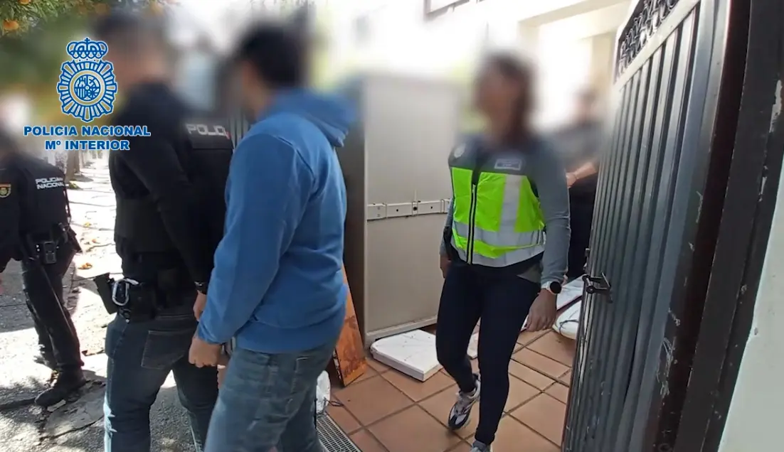 3 detenidos -2 de ellos hermanos- en Algeciras con m&aacute;s de 2.000 archivos de porno infantil