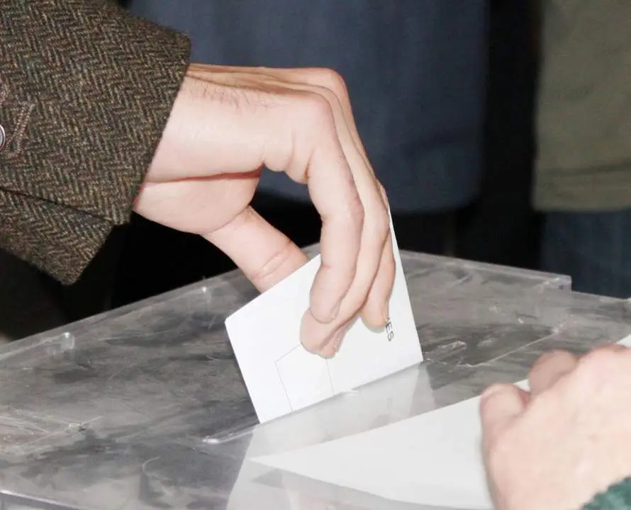 Una urna electoral. - EP