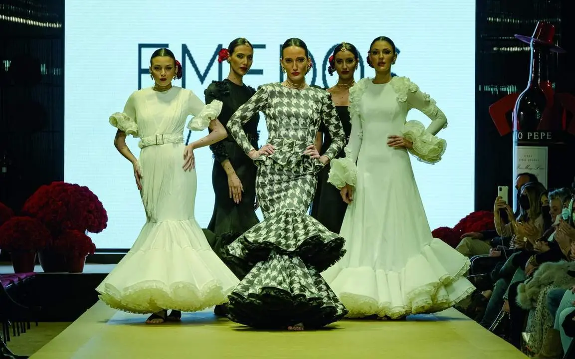 Uno de los desfiles de la Pasarela Flamenca T&iacute;o Pepe Jerez. - Cristo Garc&iacute;a | Cristian Cantizano