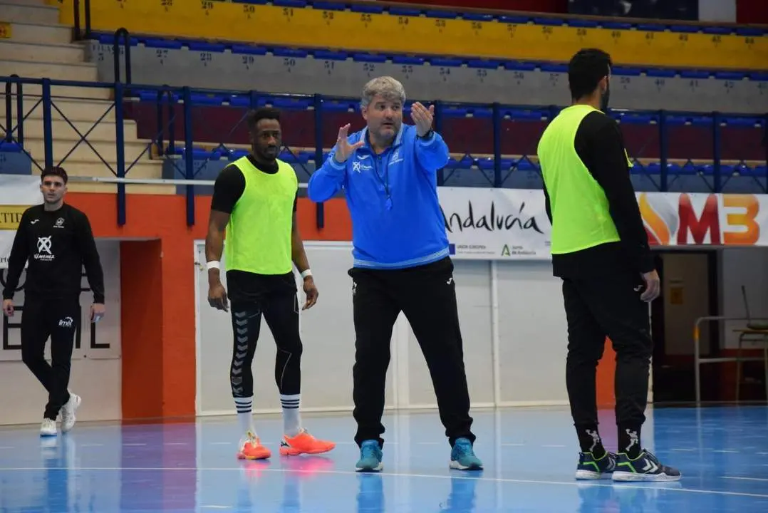 Paco Bustos durante un entrenamiento. - A.X. PUENTE GENIL