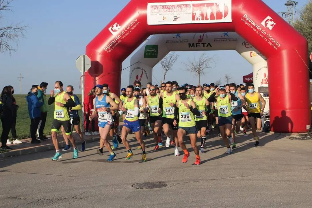 Atletas durante la Media Marat&oacute;n.  - 