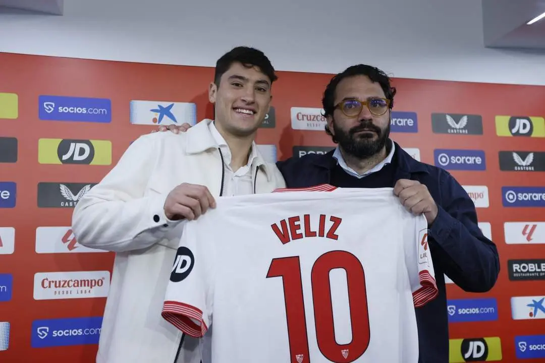 Oltra en la presentaci&oacute;n de Alejo V&eacute;liz. - EFe