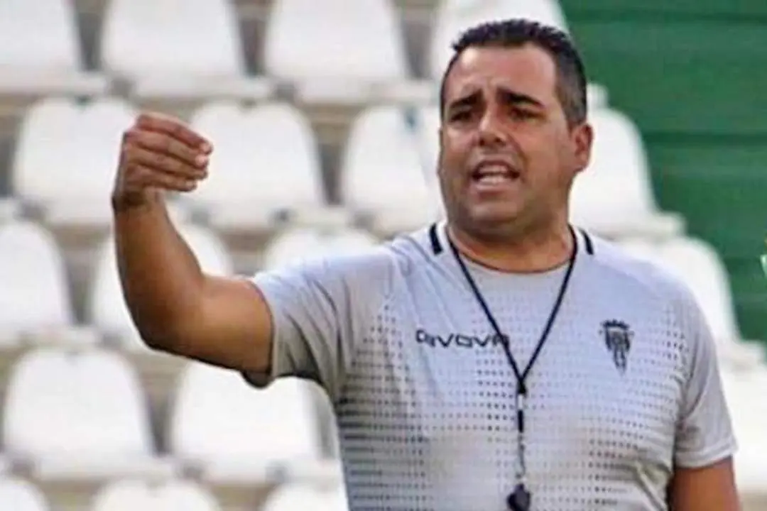 Germ&aacute;n Crespo, entrenador del Recreativo Granada - Ra&uacute;l J. Bustillos