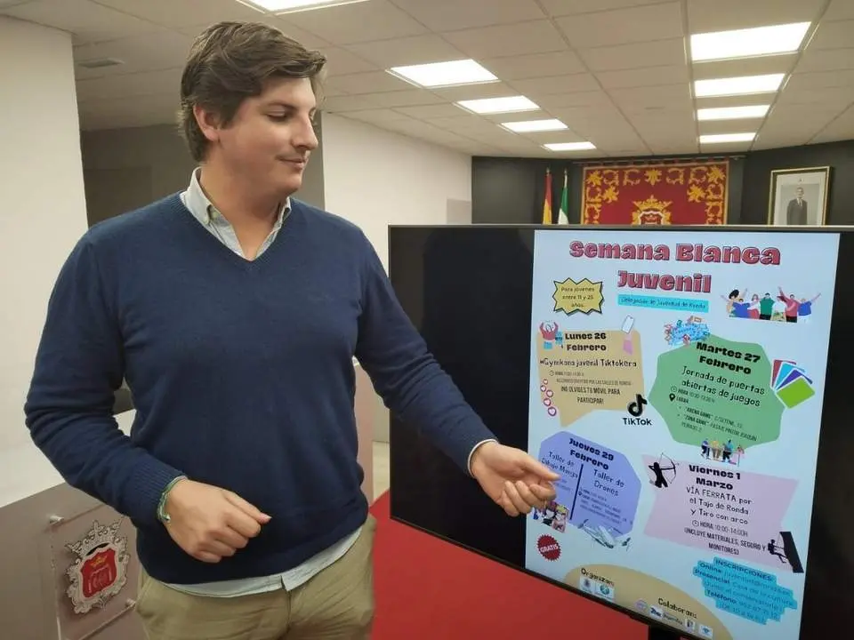 El delegado de Juventud ha presentado la Semana Blanca Juvenil. - 