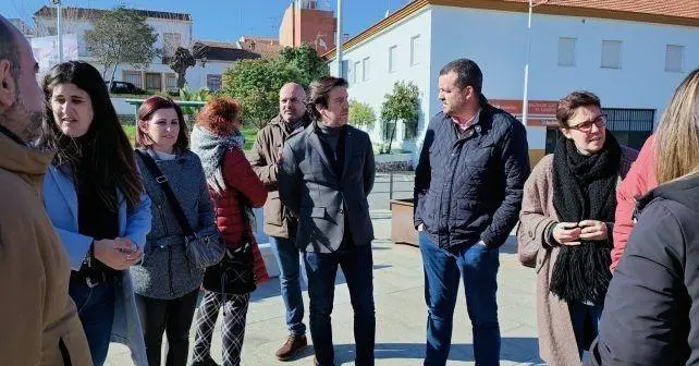 Alcaldes socialistas de la Cuenca Minera junto a miembros del partido. - VH