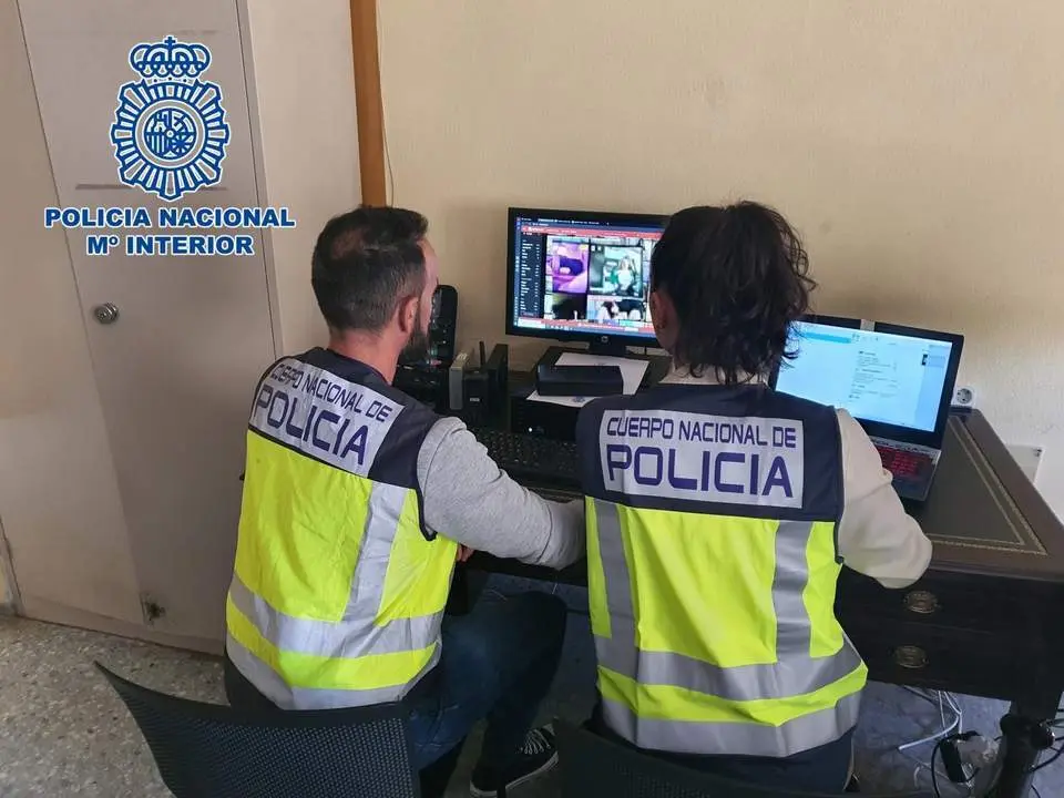 La unidad de delitos tecnol&oacute;gicos. - DGP