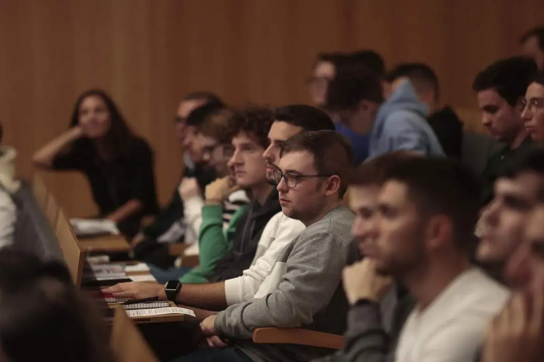 Imagen de una jornada de la Fundaci&oacute;n Cepsa - AI