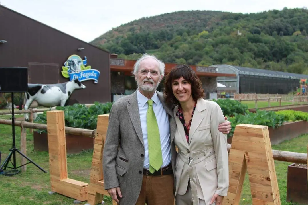 Crist&oacute;bal Col&oacute;n y S&iacute;lvia Dom&egrave;nech. - La Fageda