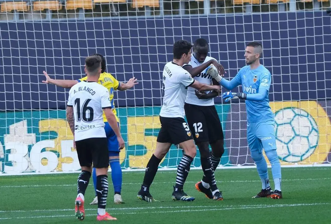 Diakhaby quiso salir por presuntos gritos racistas de Cala en 2021 - LaLiga