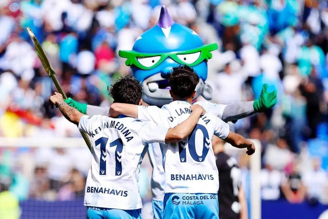 Super Boke, la mascota dle club, conf&iacute;a en que el M&aacute;laga ascienda      - MCF